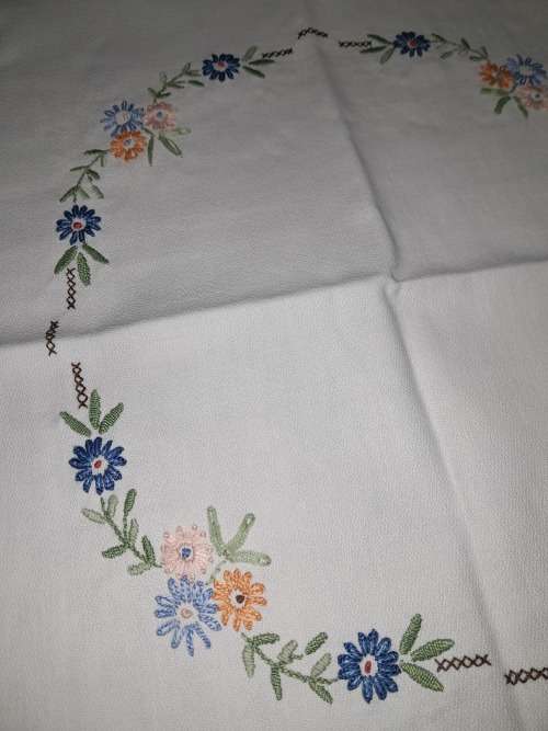 BEAUTIFUL HAND EMBROIDERED SQUARE HEAVY COTTON TABLECLOTH 90CM