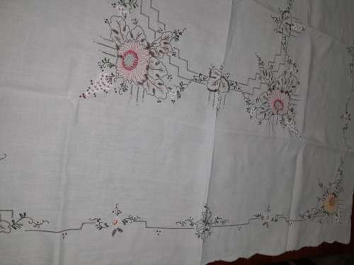 BEAUTIFUL LINEN EMBROIDERED LINEN TABLECLOTH 126 X126CM