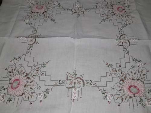BEAUTIFUL LINEN EMBROIDERED LINEN TABLECLOTH 126 X126CM
