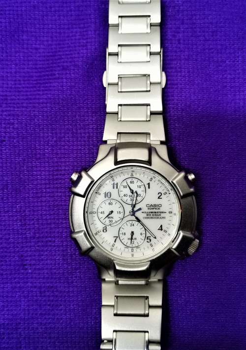 CASIO EDIFICE 1323 EF-300 CHRONO JAPAN MOVT QUARTZ