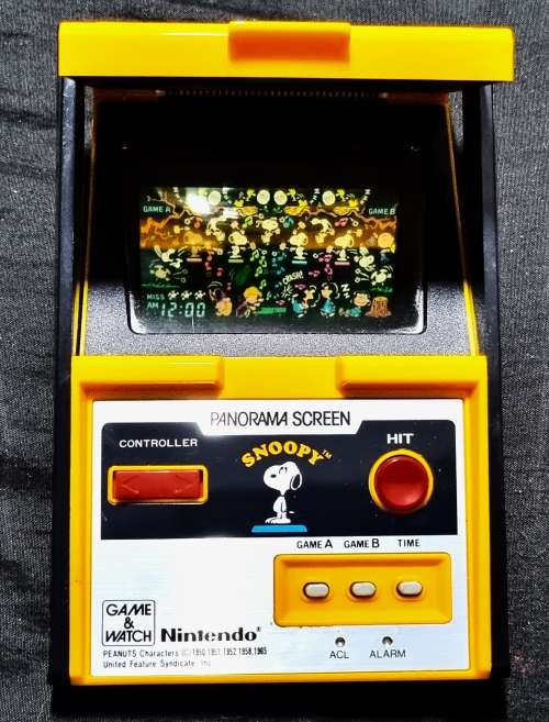 NINTENDO GAME AND WATCH PANORAMA SCREEN SNOOPY (SM91)
