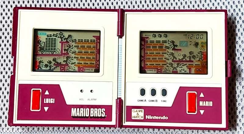 VINTAGE! 1983 NINTENDO MULTI SCREEN GAME AND WATCH MARIO BROS (MW56)