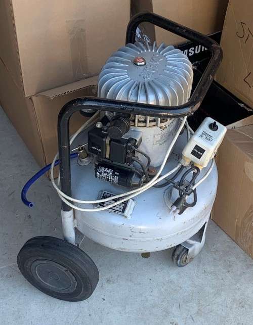 The Rolls Royce of Silent Air Compressors, Jun-Air Model 3 DK-9400 from Denmark.