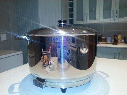 40cm AMC Cookware electric Magnum, the big one retails for R13 300.