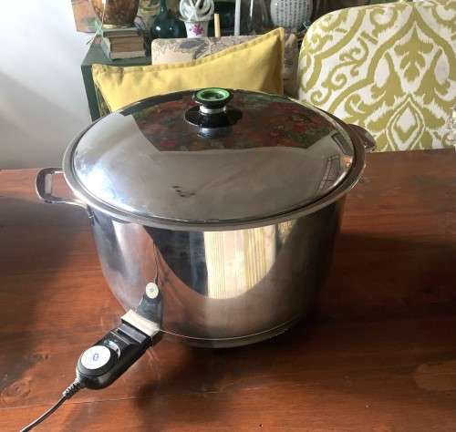 40cm AMC Cookware electric Magnum, the big one retails for R13 300.