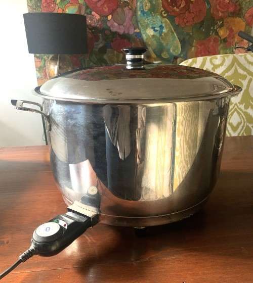 40cm AMC Cookware electric Magnum, the big one retails for R13 300.