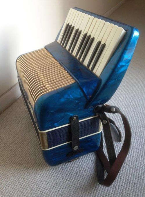 Hagstrom Accordion 12 Bass in blue with 26 keys, smaller than normal size, a priceless item.