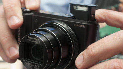 Samsung WB850F, 16 megapixel travel-zoom compact camera with Wi-fi and 21x zoom!