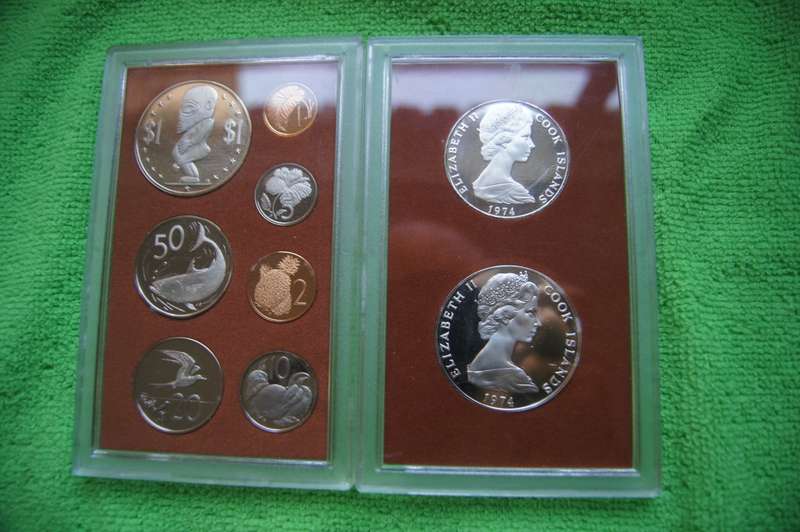 1974 Cook Islands Proof Set incl Sterling Silver 2.5 and 7.5 dollar coins
