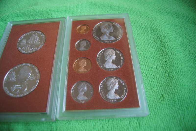 1974 Cook Islands Proof Set incl Sterling Silver 2.5 and 7.5 dollar coins