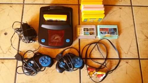 VINTAGE SPEEDY BOY CONSOLE WITH ALL CABLES AND 3 GAMES