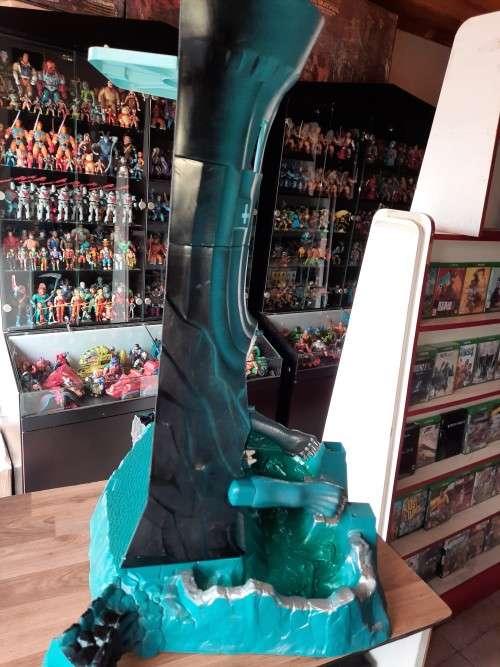 1986 RARE Eternia Playset of He-Man-Masters of the Universe (MOTU) Vintage Figure