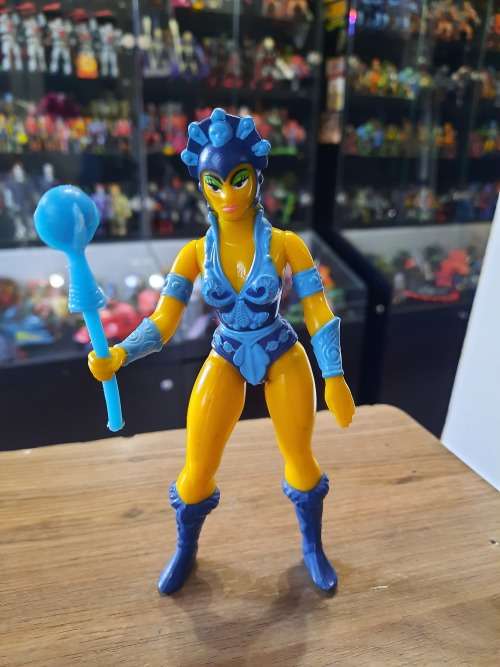 1982 Complete Evil-Lyn of He-Man-Masters of the Universe 800 (MOTU) Vintage Figure