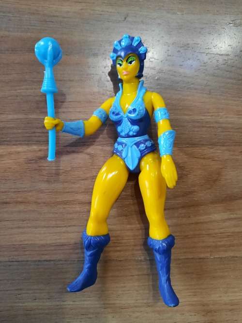 1982 Complete Evil-Lyn of He-Man-Masters of the Universe 800 (MOTU) Vintage Figure