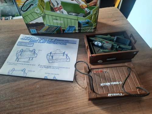 GI Joe 1987 Complete Boxed Ammo Dump Unit Vintage Figures