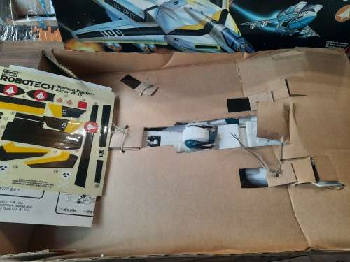 ROBOTECH 1986 Complete Boxed Harmony Gold Veritech Fighter (UNUSED) Vintage Figure