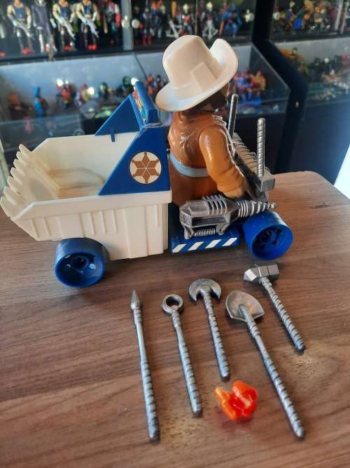 BraveStarr 1986 Deputy Fuzz With Prairie Rocket Vintage Figure