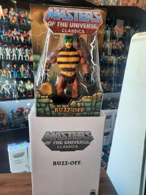 MOTUC BUZZ OFF (MOC) Masters Of The Universe Classics Figure He-Man