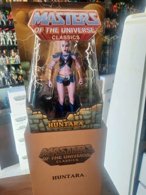 MOTUC HUNTARA (MOC) Masters Of The Universe Classics Figure He-Man