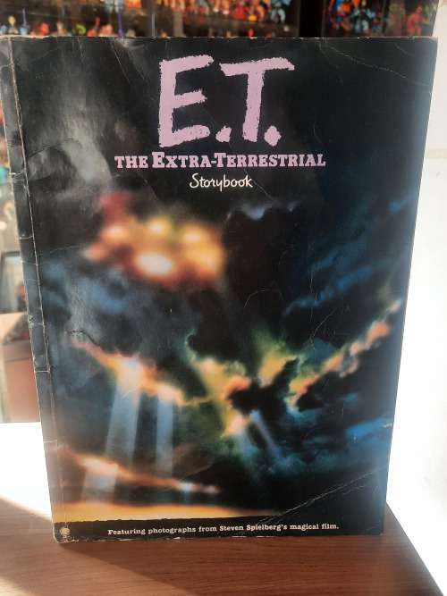 1980`s VINTAGE E.T. THE EXTRA-TERRESTRIAL  STORYBOOK
