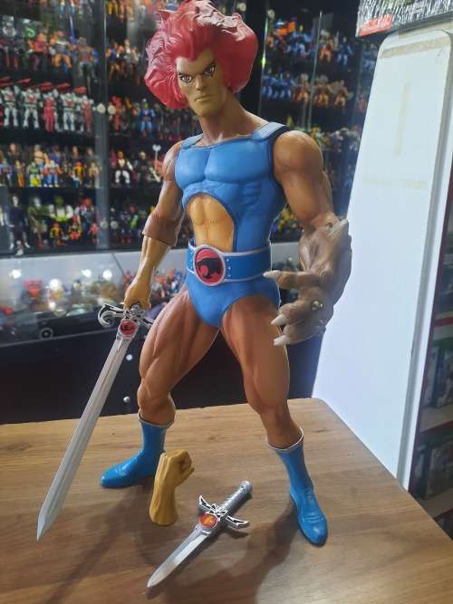 MEZCO Thundercats Complete Lion-O (35cm) Figure