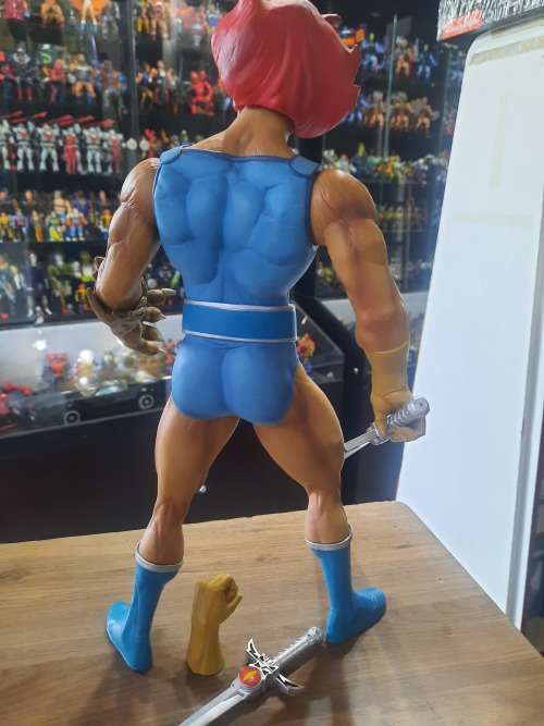 MEZCO Thundercats Complete Lion-O (35cm) Figure
