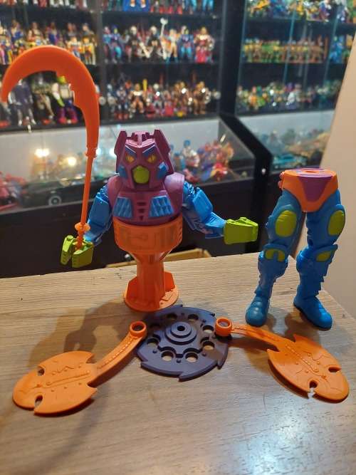 MOTUC Complete TWISTOID Masters Of The Universe Classics Figure He-Man