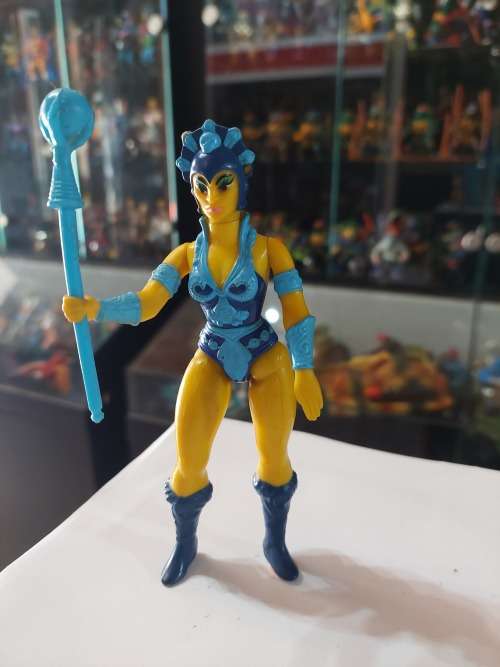 1982 Complete Evil-Lyn of He-Man-Masters of the Universe 84 (MOTU) Vintage Figure