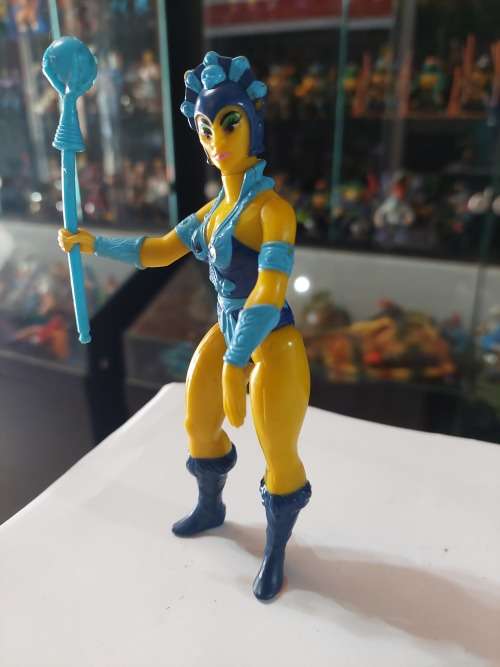 1982 Complete Evil-Lyn of He-Man-Masters of the Universe 84 (MOTU) Vintage Figure