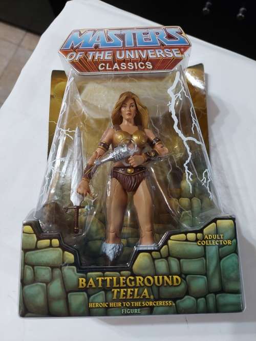 MOTUC BATTLEGROUND TEELA (MOC) Masters Of The Universe Classics Figure He-Man