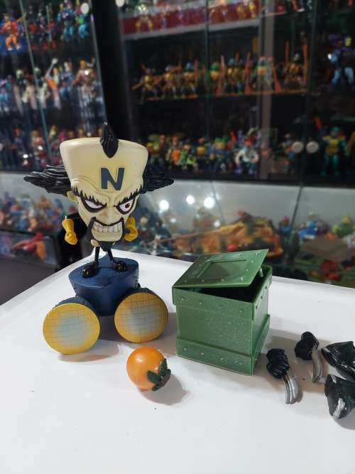 1998 Dr.NEO CORTEX CRASH BANDICOOT Action Figure