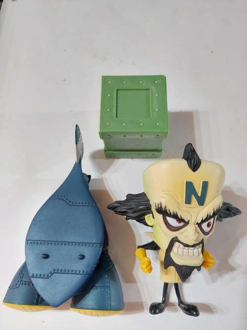 1998 Dr.NEO CORTEX CRASH BANDICOOT Action Figure