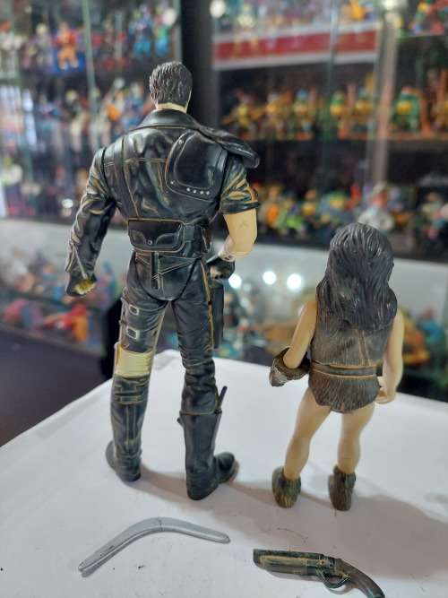 2001 N2 TOYS MAD MAX THE ROAD WARRIOR `MAX AND BOY` Action Figure