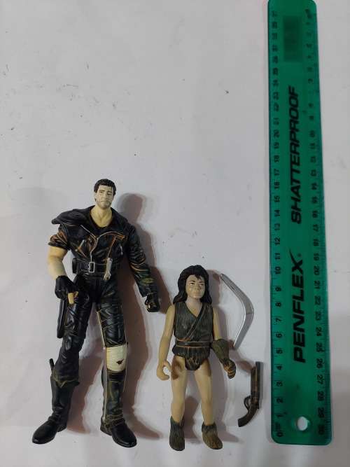 2001 N2 TOYS MAD MAX THE ROAD WARRIOR `MAX AND BOY` Action Figure