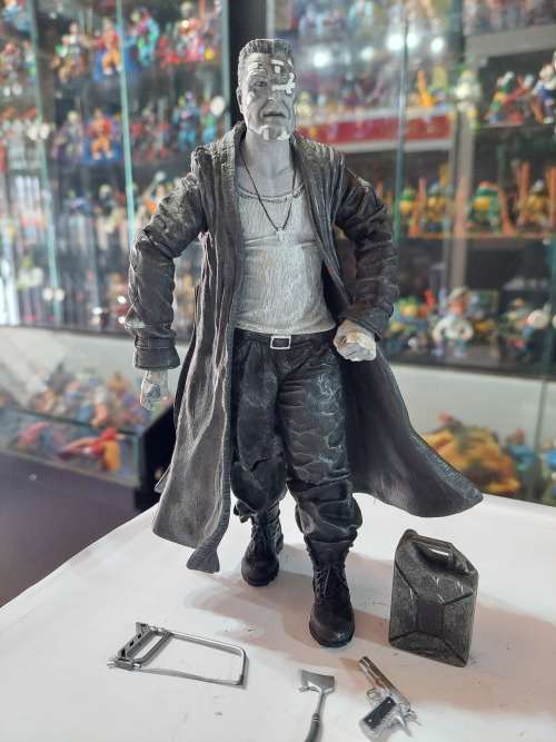 2005 Complete NECA SIN CITY MARV Action Figure