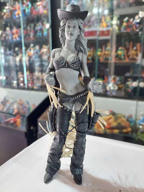 2005 NECA SIN CITY NANCY Action Figure