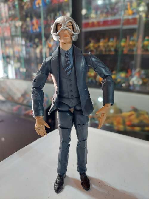 2005 Toy Biz Marvel Legends PROFESSOR X Action Figure