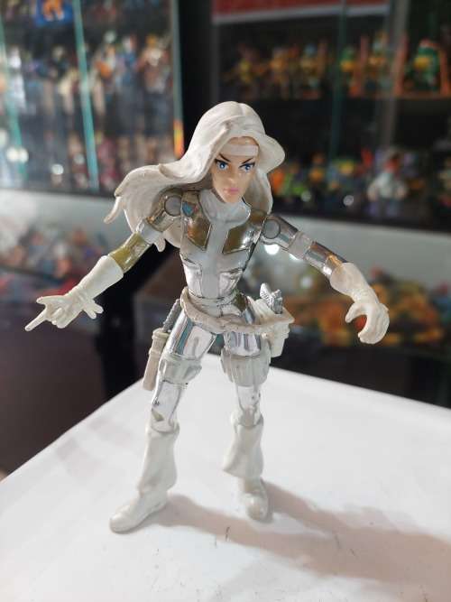 1998 Marvel Toy Biz SILVER SABLE Action Figure