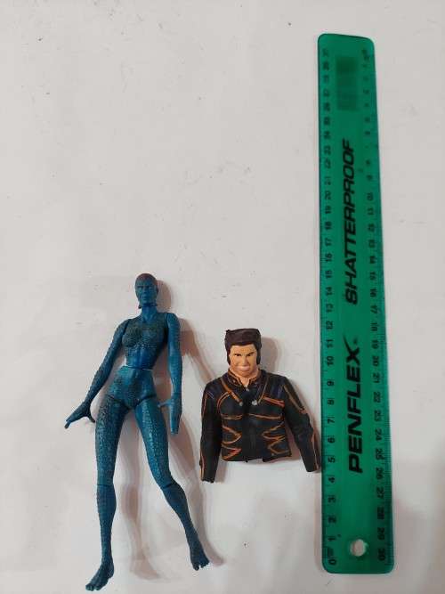 2001 Toy Biz Marvel Legends MYSTIQUE Action Figure