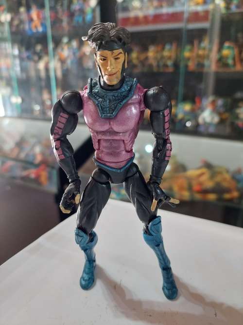 2003 Toy Biz Marvel Legends GAMBIT Action Figure