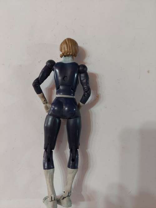 2004 Toy Biz Marvel Legends INVISIBLE WOMAN Action Figure