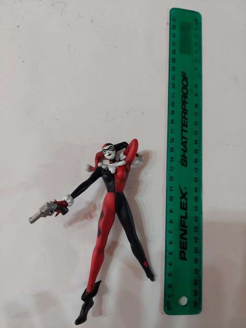 HARLEY QUINN ACTION FIGURE