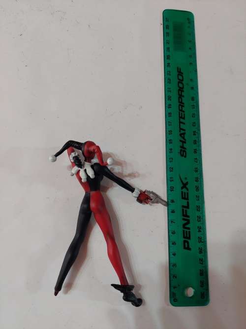 HARLEY QUINN ACTION FIGURE