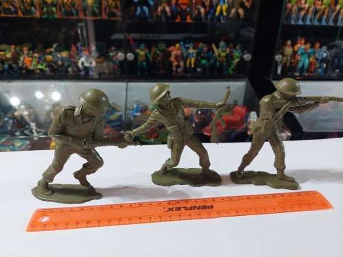 Vintage LOUIS MARX WW2 BRITISH SOLDIERS Vintage Figures