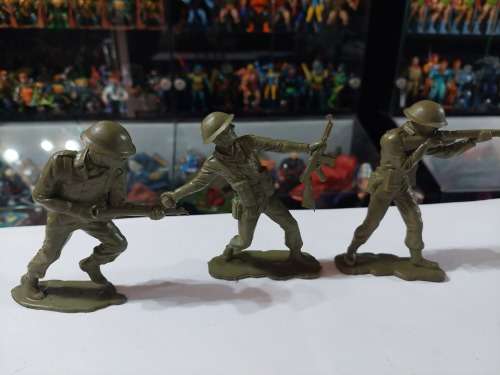 Vintage LOUIS MARX WW2 BRITISH SOLDIERS Vintage Figures