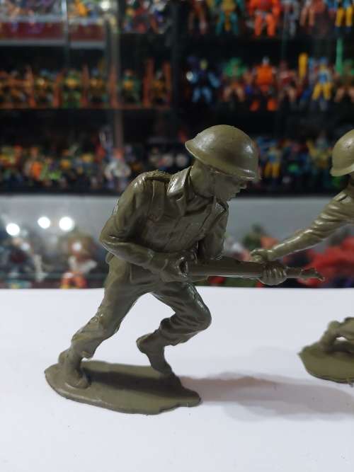 Vintage LOUIS MARX WW2 BRITISH SOLDIERS Vintage Figures