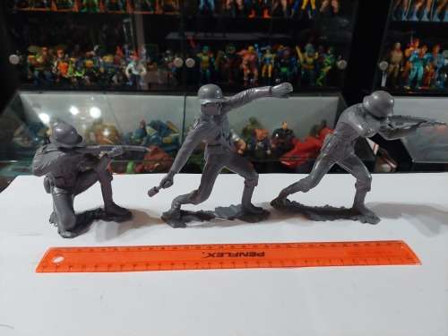 Vintage LOUIS MARX SOLDIERS Vintage Figures