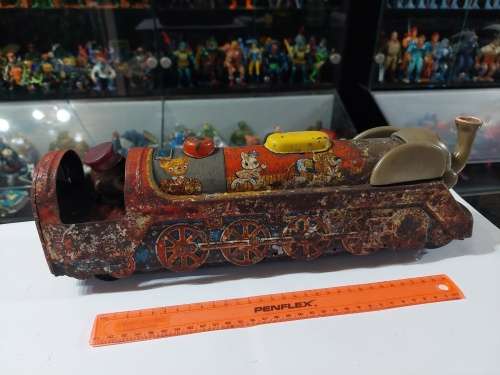 Vintage TIN TOY LOCOMOTIVE (RUSTED)