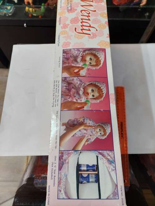 Vintage WENDY DOLL WITH BOX `UNTESTED` Vintage Figures