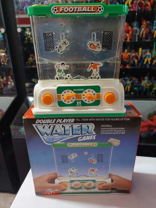 1980`s BOXED TOMY DOUBLE PLAYER WATER GAMES `FOOTBALL` Vintage Figure